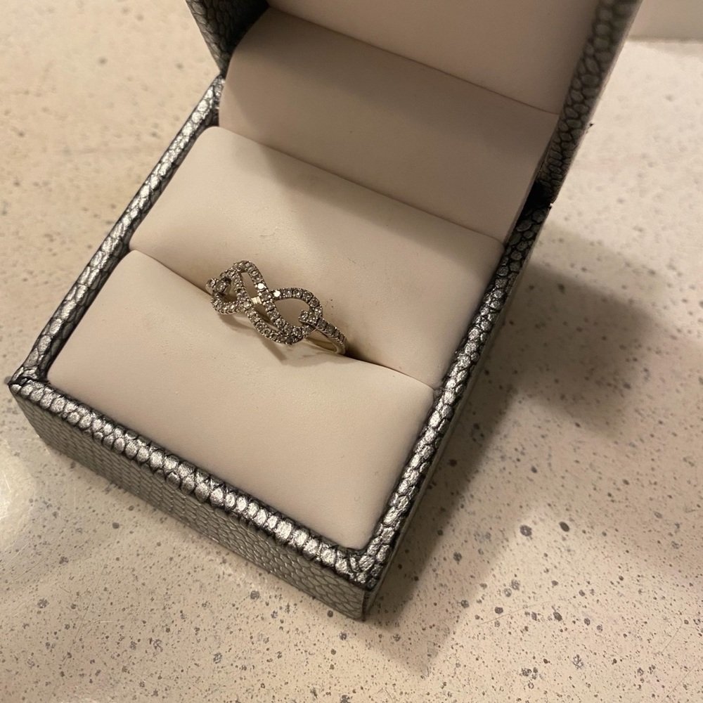 Promise ring - Picture 2 of 3